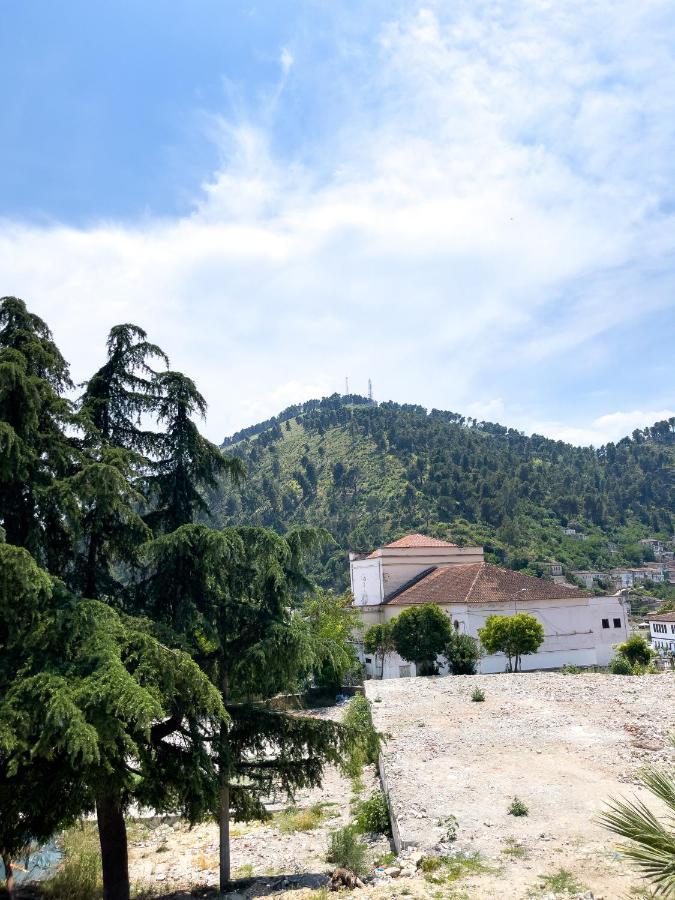 White Villa Berat Eksteriør billede